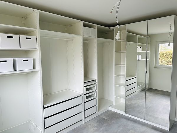 Maßgeschneiderte Möbelmontage